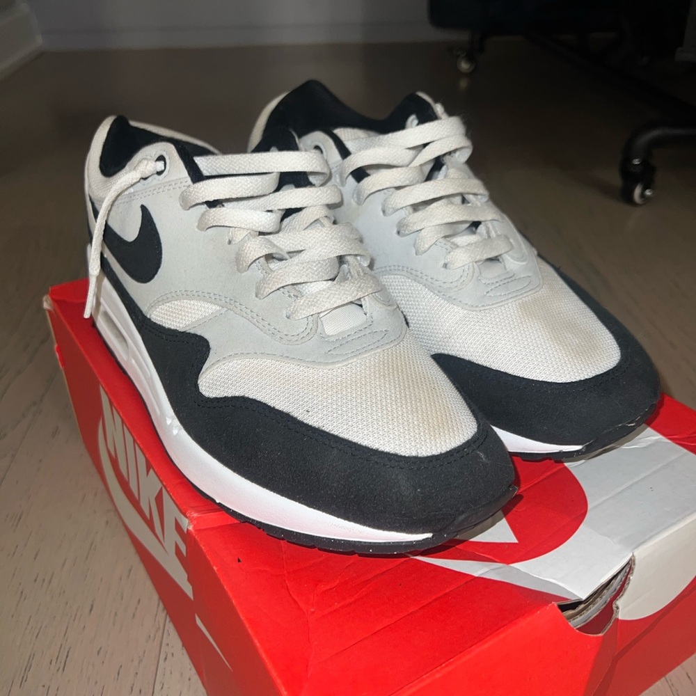 Nike Black and Gray Athletic Shoes